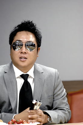 “<사랑>은 공감 속에서 세상과 인간에 대한 이해를 목표로 한다”