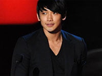 비, MTV 무비 어워즈에서 최고의 액션 스타상 수상.