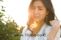 신세경, 영화 <푸른소금>에서 송강호와 함께 출연.