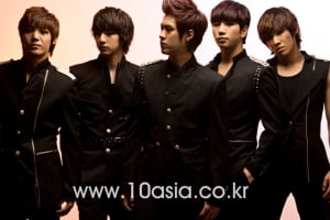 엠블랙│“너무 바빠서 순수하게 살아요, 시골 청년들처럼” -1