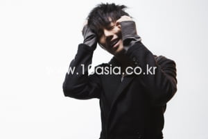 유아인│“오늘이 10년 뒤에 뭘 하겠다는 것보다 더 소중해요” -3