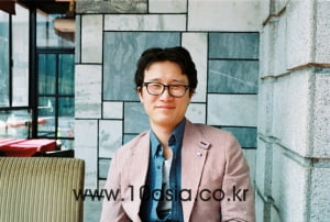 송새벽 “무대 위나 아래에서나 똑바로 사는 거, 그거면 족해요”