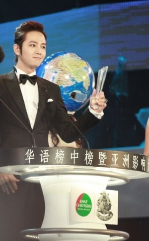 장근석, '亞서 가장 영향력 있는 韓아티스트상' 수상