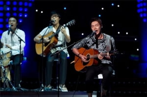 지현우, <쇼쇼쇼>에서 '본능적으로' 부른다