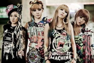 [강명석의 100퍼센트] 걸그룹, 오빠가 아닌 언니를 응원하다