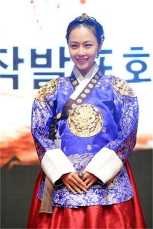 홍수현, 보호대 착용하고 <공주의 남자> 촬영 복귀