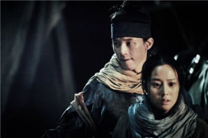 김무열, 영화 <최종병기 활> 주제곡 '달 그림자' 불러