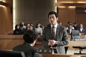[타임라인] 하정우 “<의뢰인>의 변호사 역, 의외성 보여주려 노력했다”