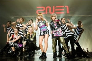 2NE1, MTV iggy 선정 전 세계 신예 뮤지션 1위 “지금 우리는 2NE1의 시대에 살고 있다”