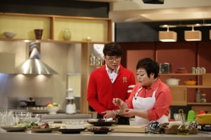 개그맨 윤형빈, EBS <최고의 요리비결> 진행