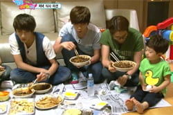< B1A4의 헬로베이비 >, 베이비에게도 관심을