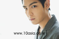 빅뱅의 멤버 탑이 주연을 맡은 영화 <동창생>, 박신우 감독 하차로 촬영 중단