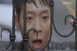 <보고 싶다>, 순수를 가장한 미성숙의 퍼레이드