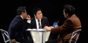 &lt;썰전&gt;, 예능을 심판하는 예능이 왔다