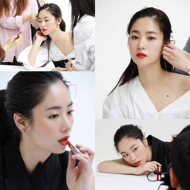배우 전여빈의 '얼루어' 화보 비하인드 컷. /사진제공=제이와이드컴퍼니