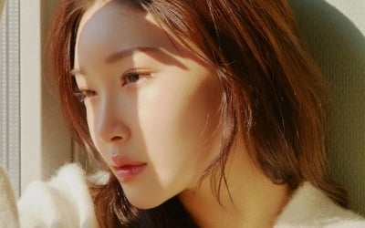청하, '솔직히 지친다' 발매...뮤직비디오 여주는 조보아