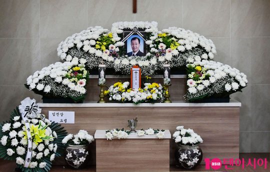 인천 연수성당 장례식장에 마련된 코미디언 임희춘 씨의 빈소