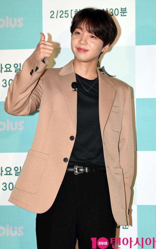 [TEN PHOTO]정세운 &#39;여심 사로잡는 꽃미소&#39;