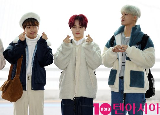 그룹 티오오(치훈, 동건, 찬, 지수, 민수, 재윤, 제이유, 경호, 제롬, 웅기) 웅기,민수,경호(왼쪽부터)가 7일 오전 삿포로 눈축제 참석차 인천국제공항을 통해 일본으로 출국하고 있다.
