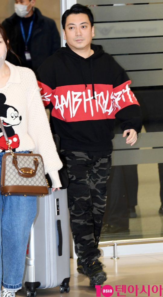 배우 박명훈이 12일 오전 영화 ‘기생충’으로 미국 제92회 아카데미 시상식을 마치고 인천국제공항을 통해 입국하고 있다.