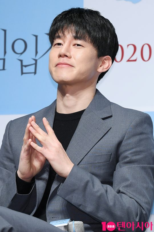 배우 김무열