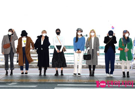 그룹 트와이스 정연(왼쪽부터), 사나, 지효, 모모, 쯔위, 다현, 나연, 채영