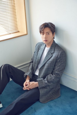 박해진, '꼰대인턴' 주인공 캐스팅...12년 만 MBC 복귀 (공식)