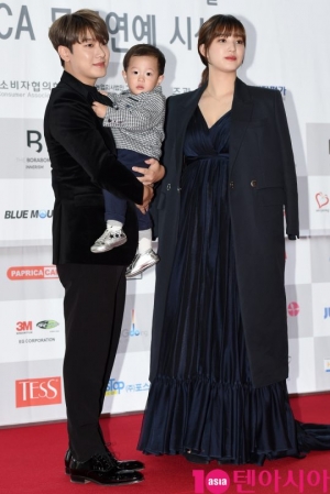 '율희♥' 최민환, 쌍둥이 득녀…24일 입대→상근으로 복무