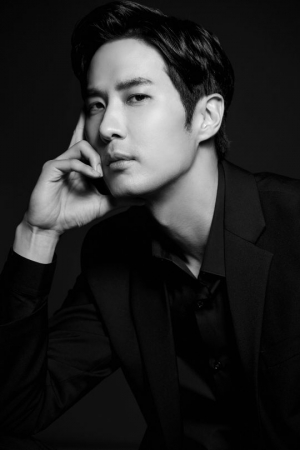 김지석, '(아는 건 별로 없지만) 가족입니다' 캐스팅…'유백이'·'동백꽃' 3연타 홈런 기대