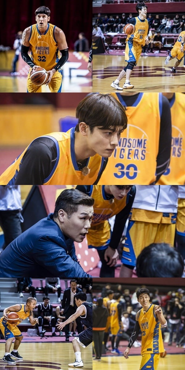 ATP와 경기를 하는 '핸섬타이거즈' 선수단. /사진제공=SBS