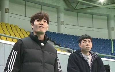 '날아라 슛돌이' 김종국, 심판 판정에 강력 항의…열혈 코치 맹활약