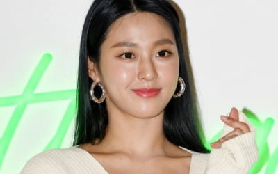 설현, 가족 명의로 5000만원 기부 "코로나19 위기, 힘 되고 싶었다"