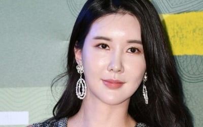 "재앙, 화가 치민다"…장미인애, 긴급재난지원금 비판, 왜?