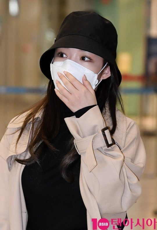 이탈리아 행사 참석한 청하 스태프, 코로나19 검사 결과 양성 판정 받아 /사진=텐아시아