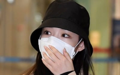 "청하 스태프 확진"···伊 패션위크 다녀온 스타들, 코로나19 확산세에 '긴장' [종합]