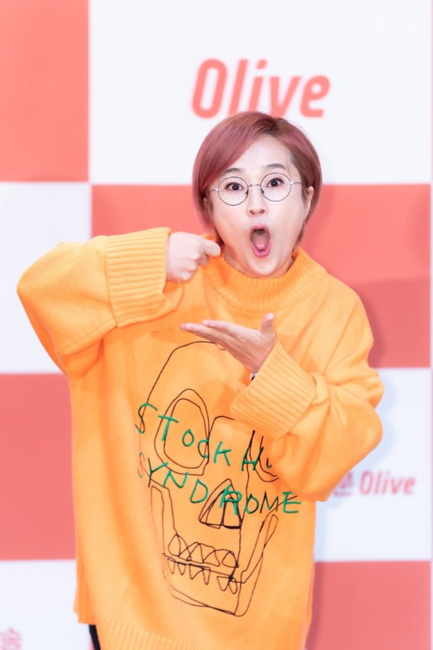 개그우먼 송은이가 4일 오전 생중계된 올리브 새 예능 ‘밥블레스유2’ 제작발표회에 참석했다. /사진제공=CJ ENM