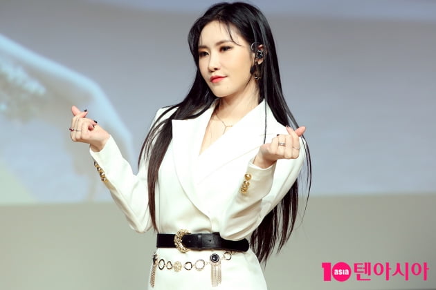 그룹 피에스타 출신 가수 예지가 4일 오후 서울 청담동 일지아트홀에서 '홈' 발매 기념 쇼케이스를 개최했다./ 이승현 기자 lsh87@