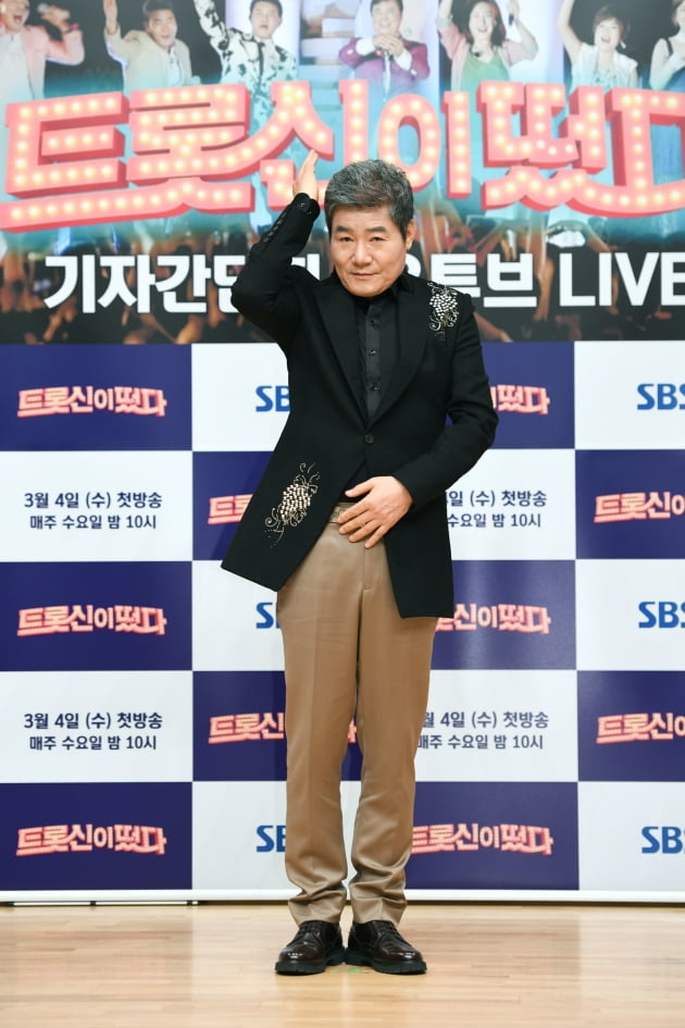 [TEN 포토] '트롯신이 떴다' 진성, '멋쟁이 신사'