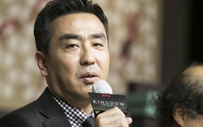[TEN 포토] 류승룡 '아프리카에서도 날 알아본다' (킹덤 시즌2)