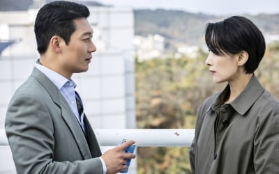 '아무도 모른다' 김서형 vs 박훈, 첫 대면 '일촉즉발'