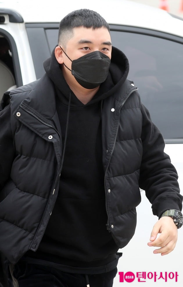 [TEN 포토] 승리 '남은재판은 군사법원으로'
