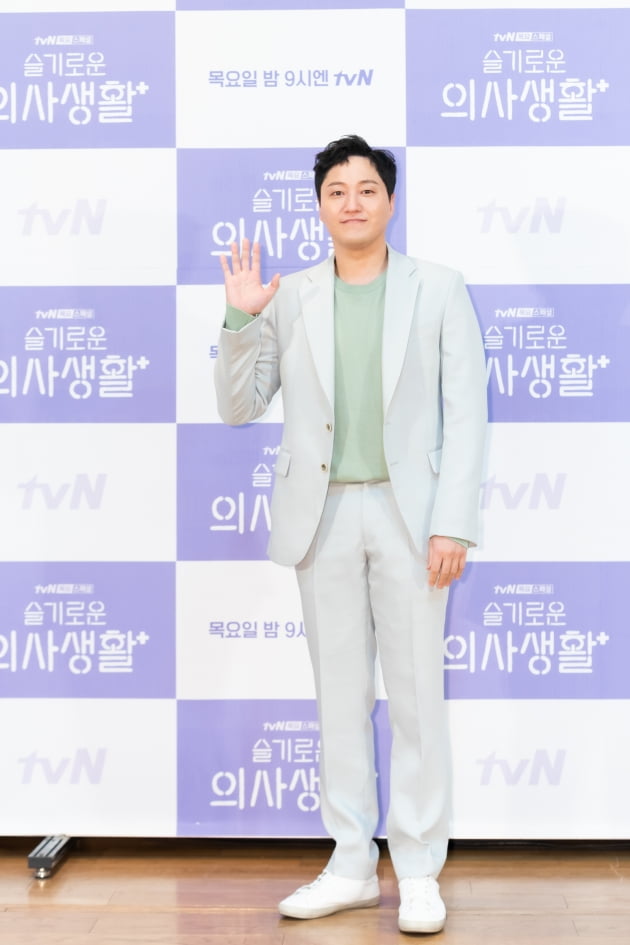 [TEN 포토] '슬기로운 의사생활' 김대명, '봄맞이 새싹 패션'