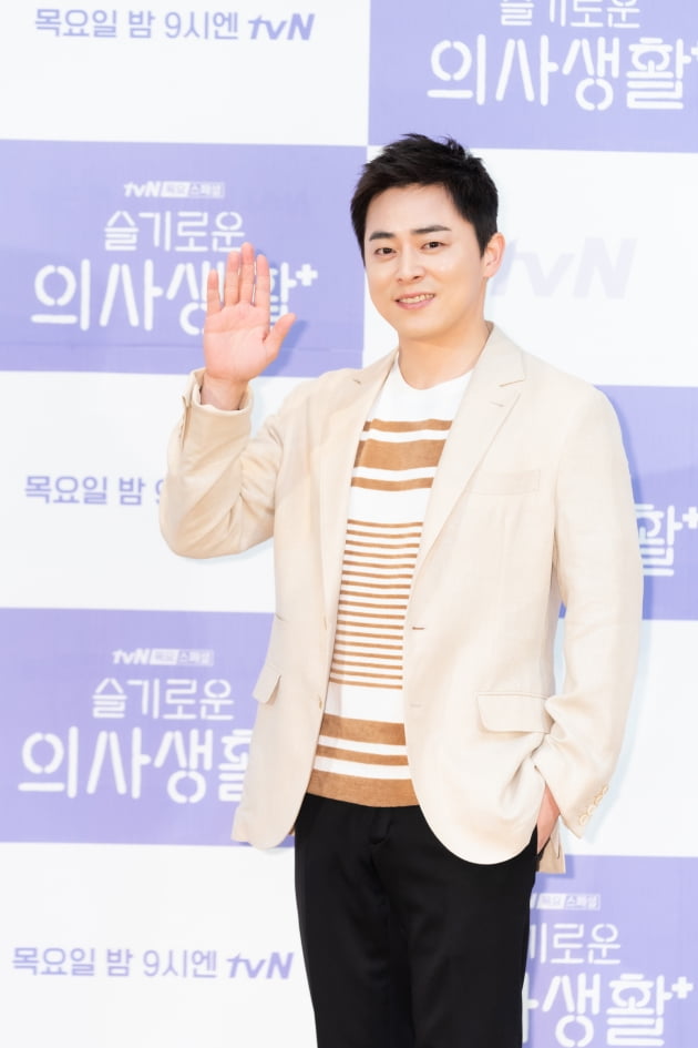 [TEN 포토] '슬기로운 의사생활' 조정석, '더 훈훈해진 외모'