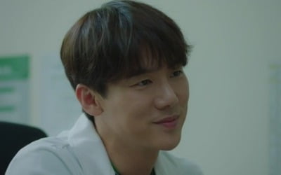 '슬기로운 의사생활' 유연석, 첫 방송부터 터졌다…오열 연기로 눈물샘 자극
