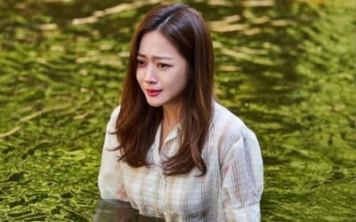 '포레스트' 조보아, 물 속 풍덩…눈물의 여왕 진가