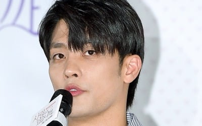 '사랑하고 있습니까' 성훈  "코로나19로 무거운 시기…잘 이겨냈으면"