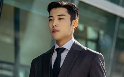 '더 킹' 우도환 "모든 것이 매력적인 작품"…'황제의 천하제일검' 아우라