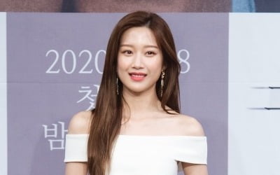 [TEN 포토] '그 남자의 기억법' 문가영, '시상식 연상시키는 화이트 드레스'