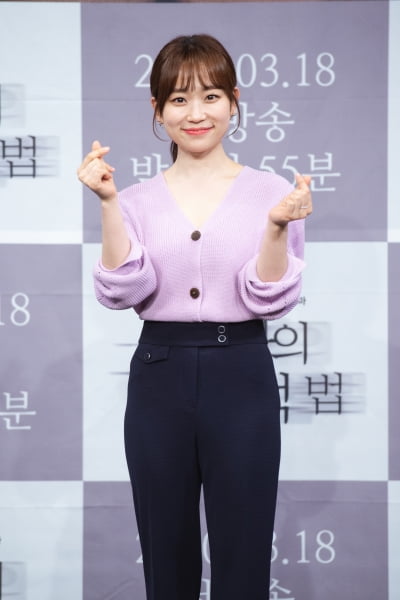 [TEN 포토] '그 남자의 기억법' 김슬기, '하트 받아요'