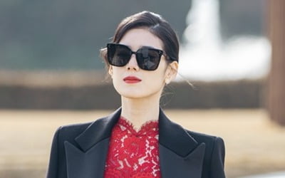 '더 킹' 정은채, 최연소 여성 총리로 변신…"양귀비꽃 같은 존재"